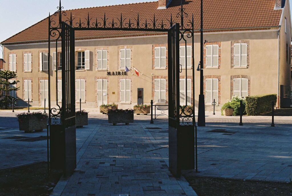 Façade d’une mairie française – formations marchés publics pour les collectivités